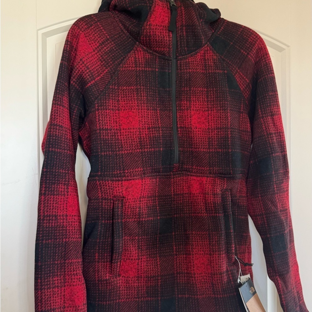 New North Face Crescent Hooded Pullover